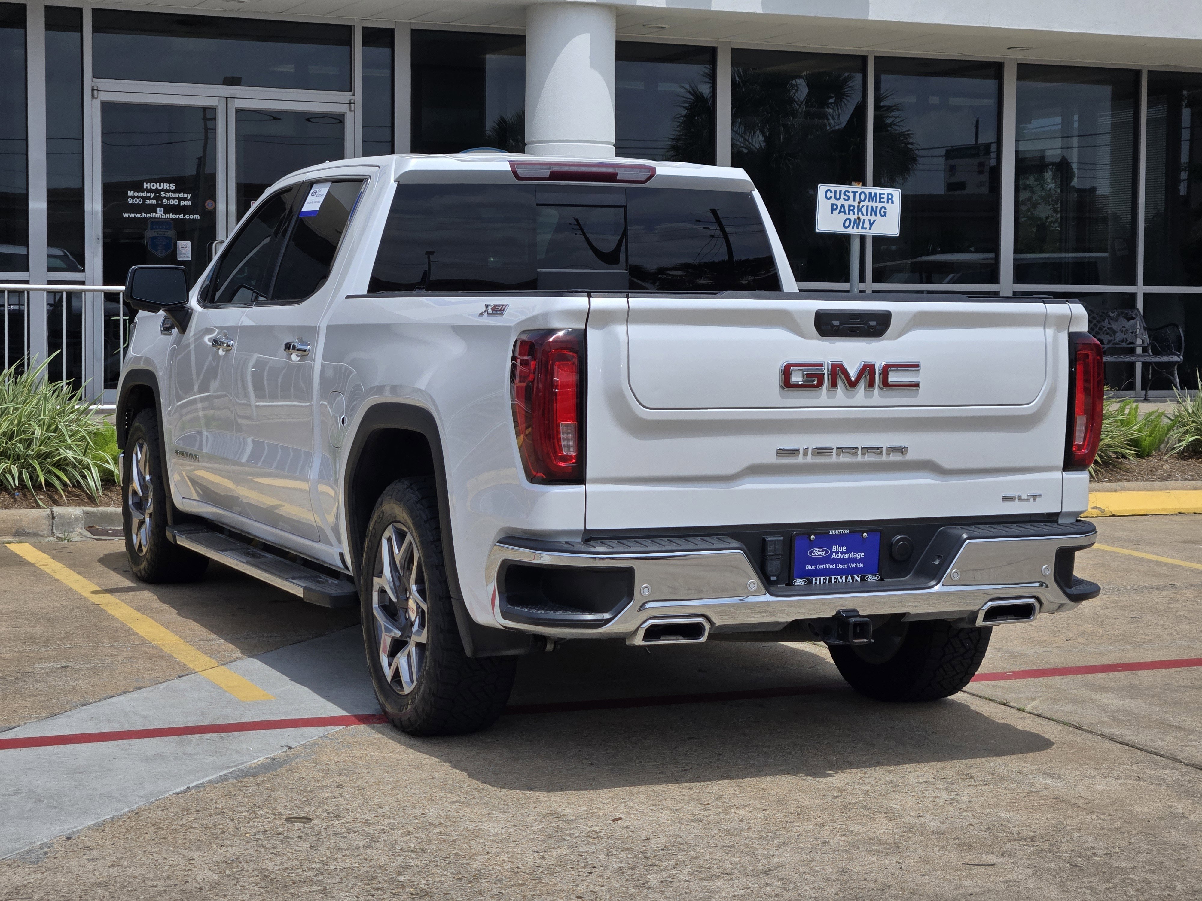 Used 2024 GMC Sierra 1500 SLT w/ SLT Premium Plus Package AWD/4WD image 3