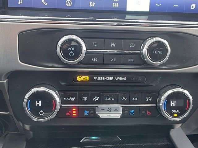 Certified 2022 Ford F350 Platinum w/ FX4 Off-Road Package image 27