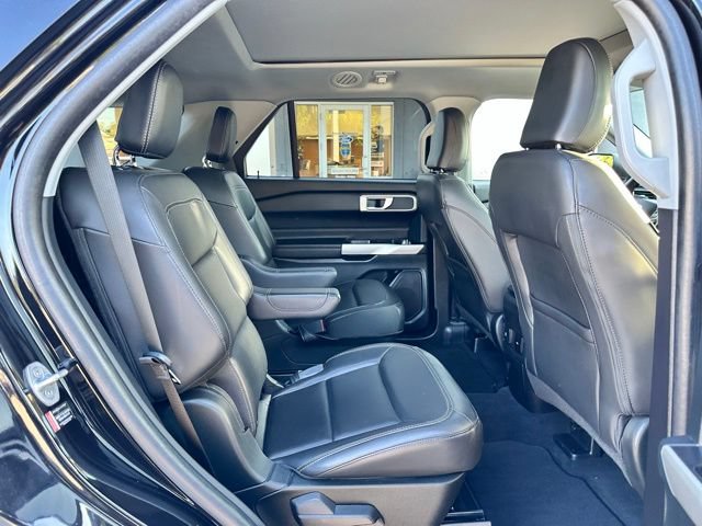 Certified 2022 Ford Explorer XLT w/ Equipment Group 202A AWD/4WD image 45