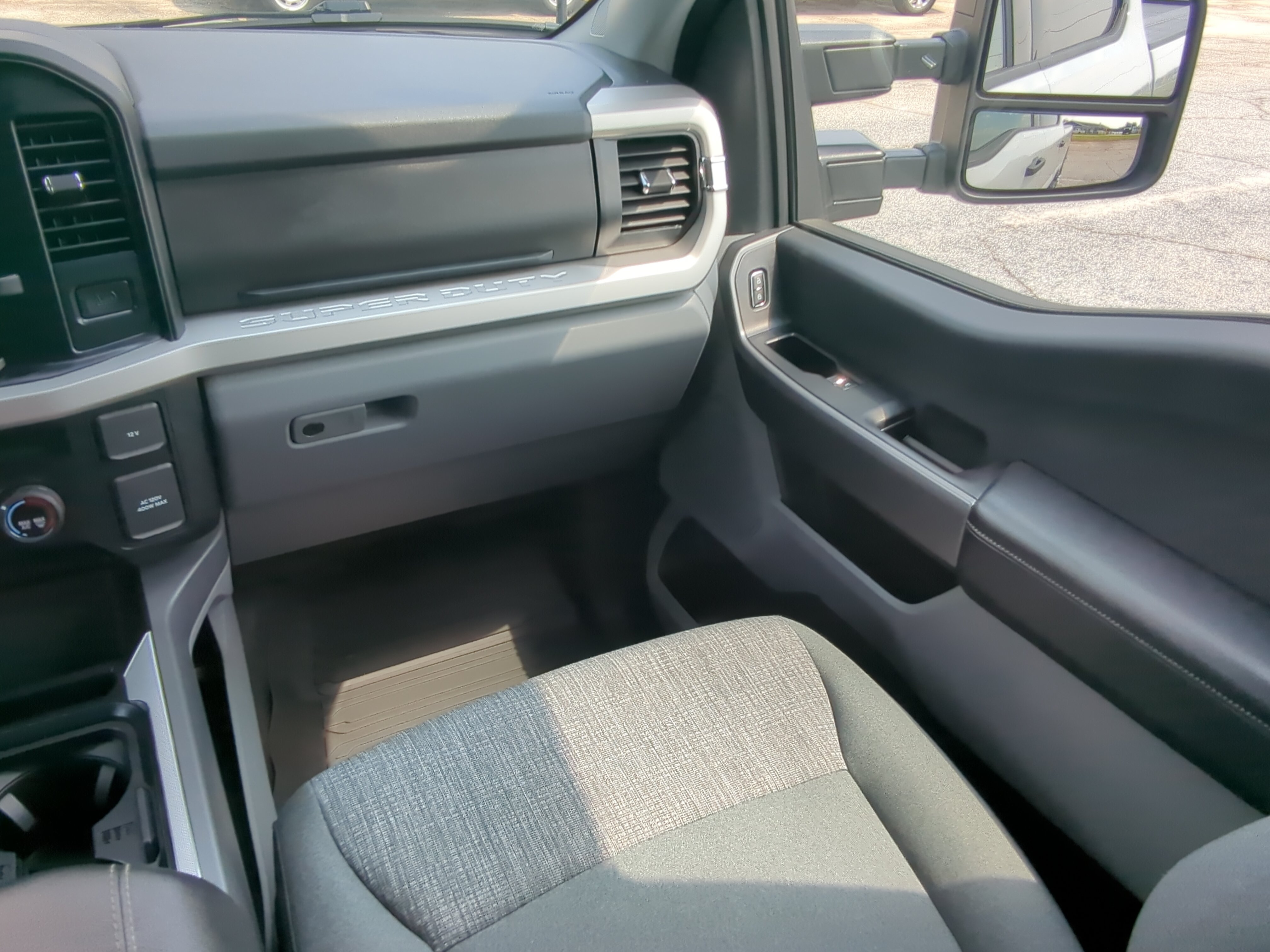 Certified 2025 Ford F250 XLT AWD/4WD image 15