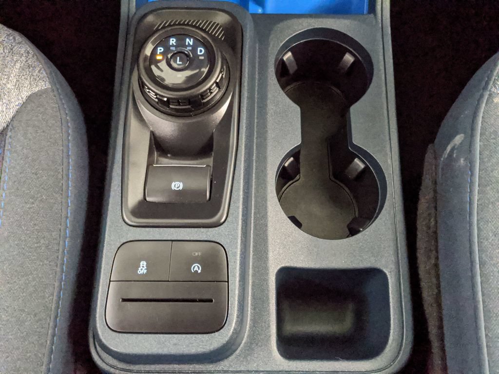 Certified 2025 Ford Maverick XLT w/ Equipment Group 302A AWD/4WD image 9