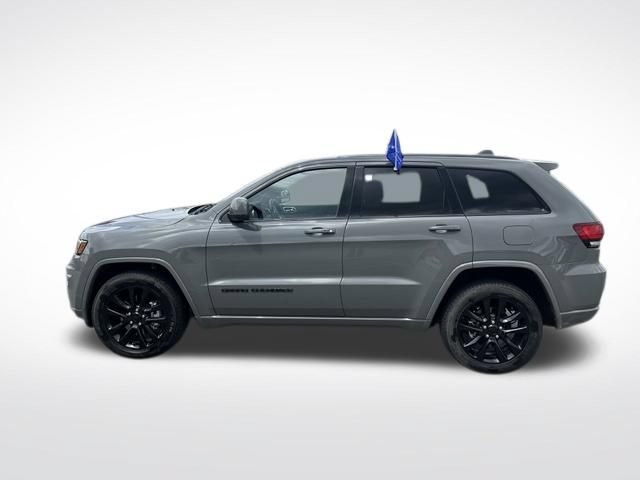 Used 2021 Jeep Grand Cherokee Laredo X AWD/4WD image 4