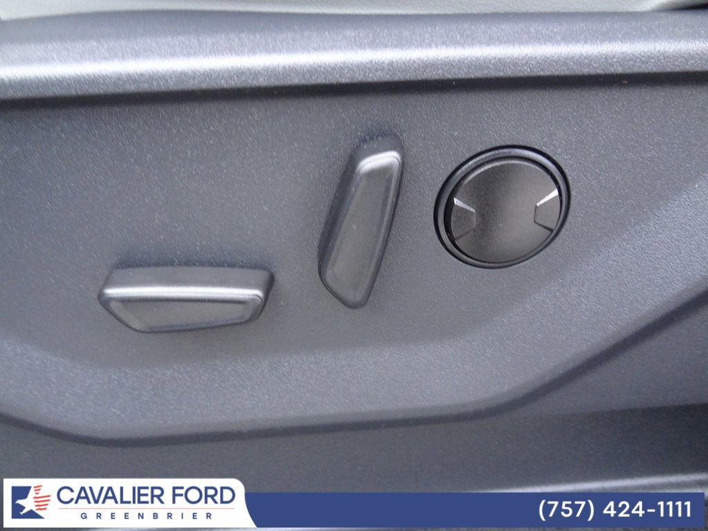 Certified 2025 Ford Expedition Active image 12