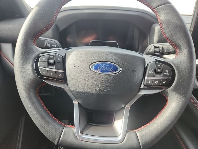 Certified 2025 Ford Explorer ST-Line image 13