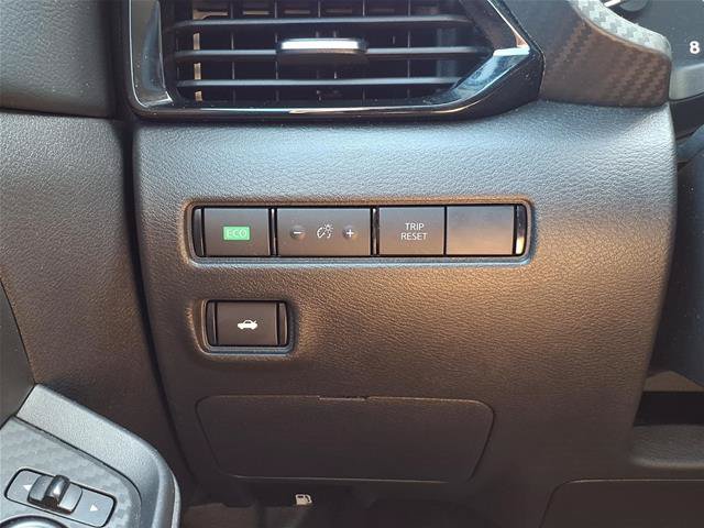 Used 2025 Nissan Sentra SV FWD image 11