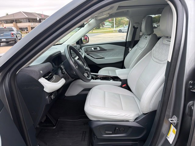 Certified 2025 Ford Explorer Platinum w/ Ultimate Package image 10