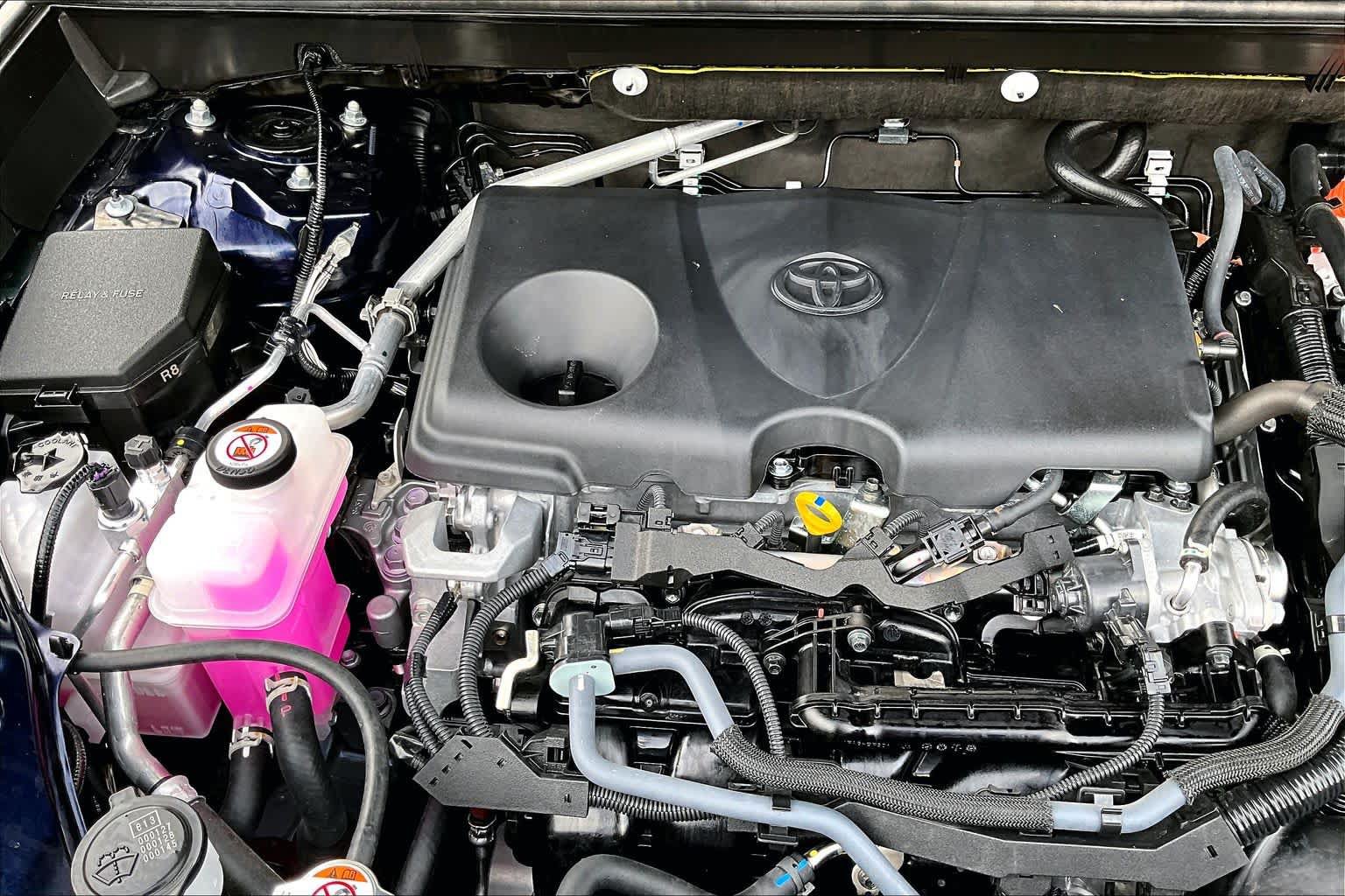 Used 2025 Toyota RAV4 XLE Premium AWD/4WD image 33