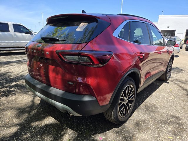 Certified 2026 Ford Escape SE FWD image 2
