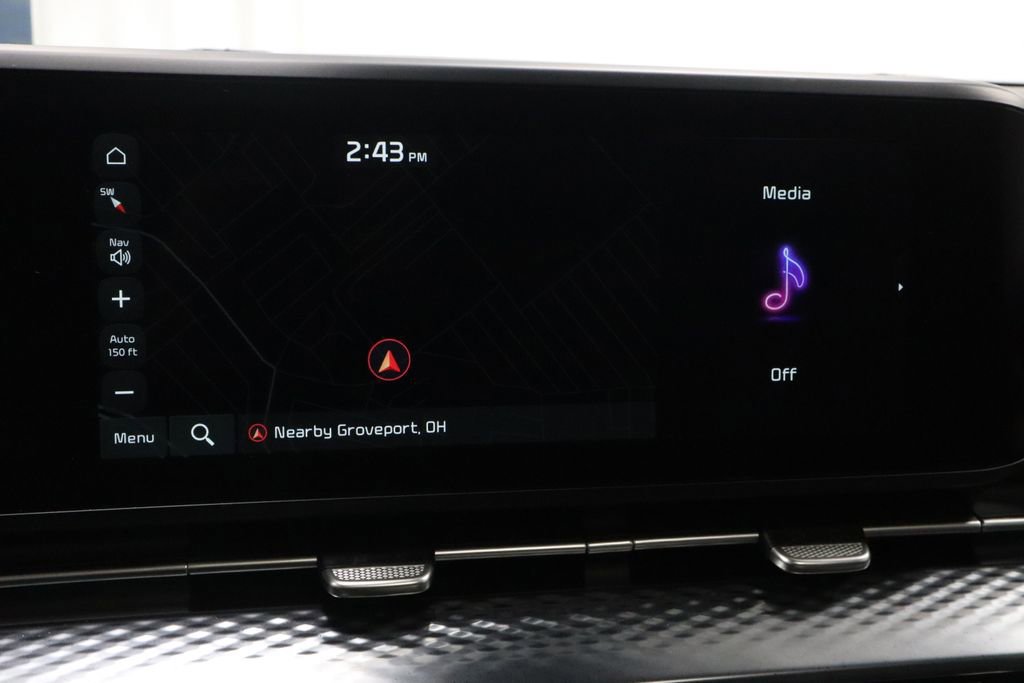 Used 2024 Kia Carnival SX Prestige image 9