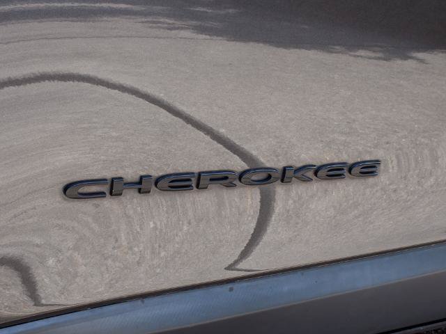 Used 2017 Jeep Cherokee Sport FWD image 10