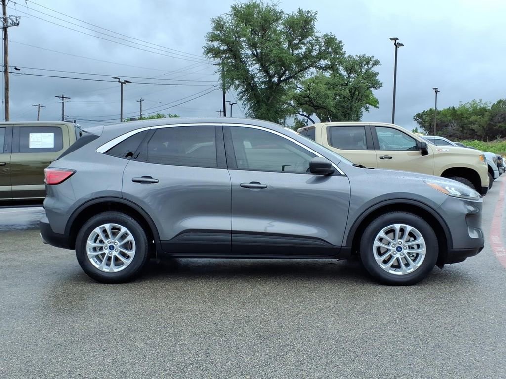 Certified 2022 Ford Escape SE FWD image 2