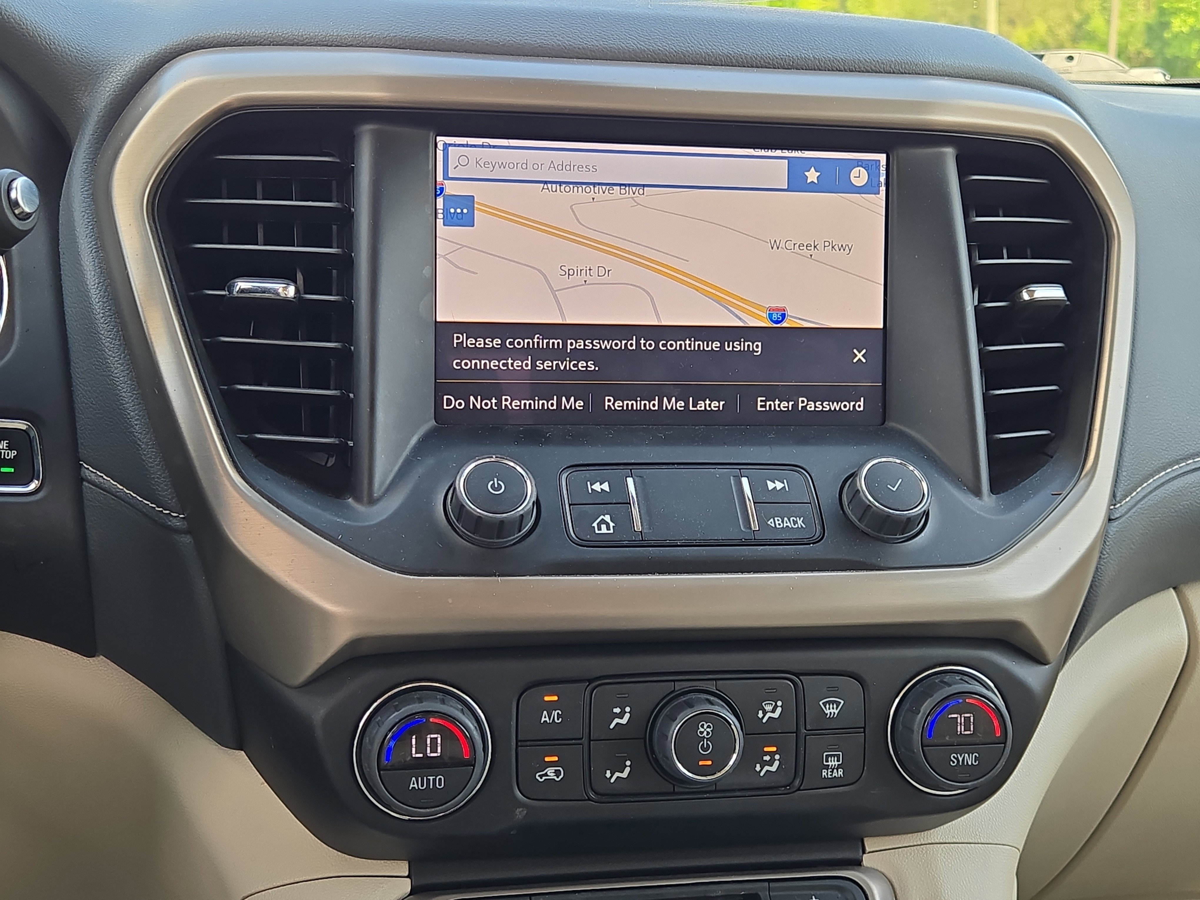 Used 2023 GMC Acadia Denali w/ Denali Technology Package FWD image 21