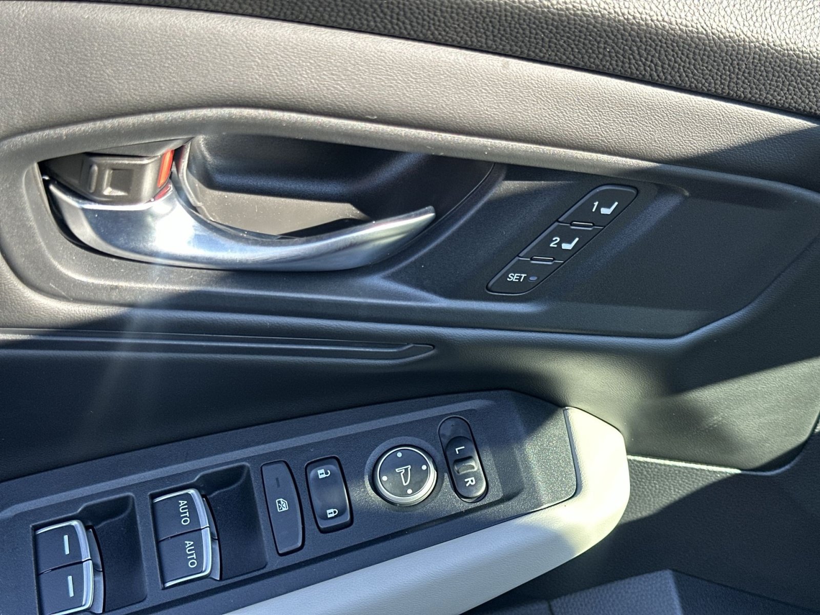 Used 2023 Honda Accord EX-L image 16