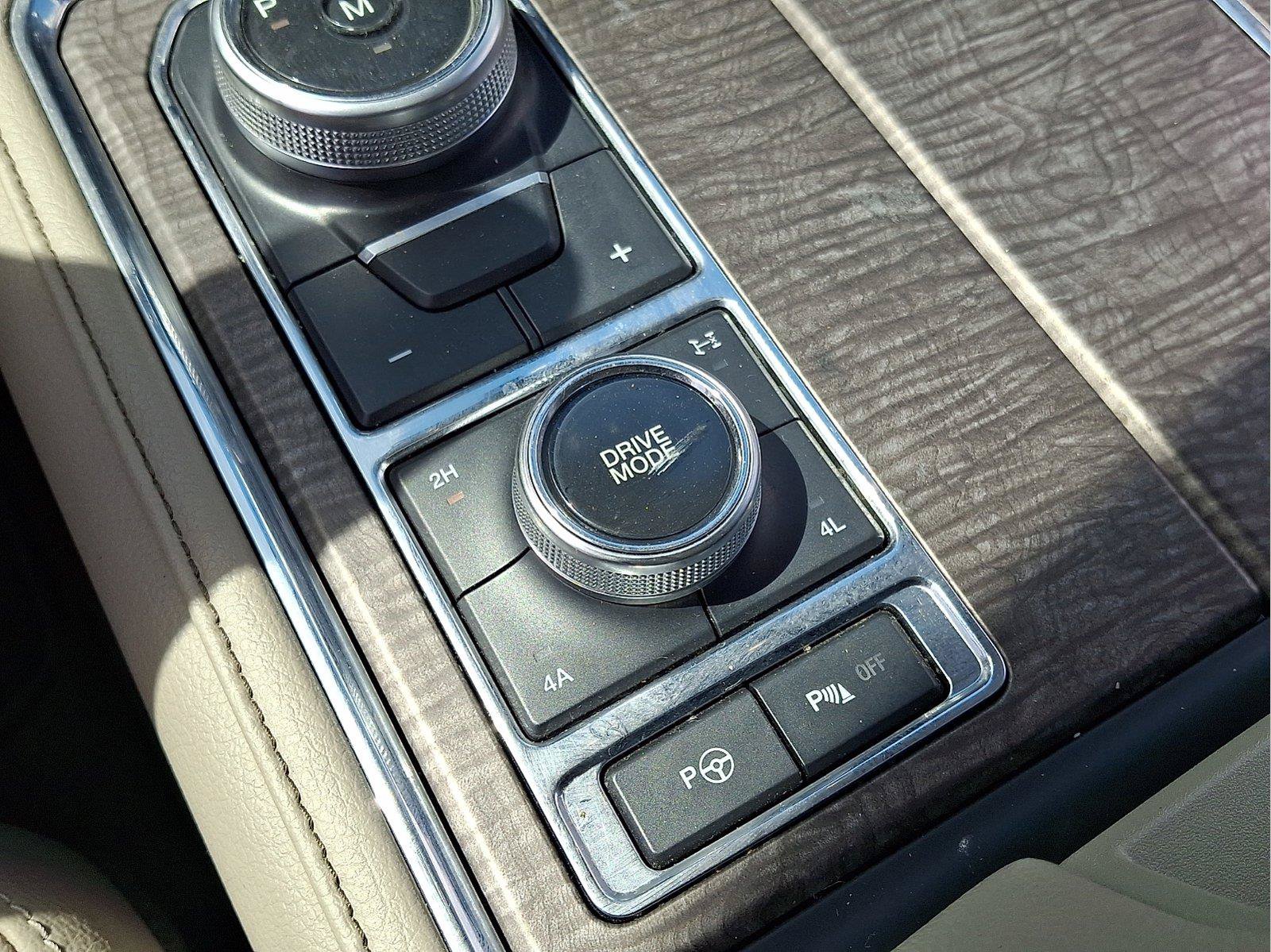 Certified 2019 Ford Expedition Limited w/ Equipment Group 302A AWD/4WD image 23