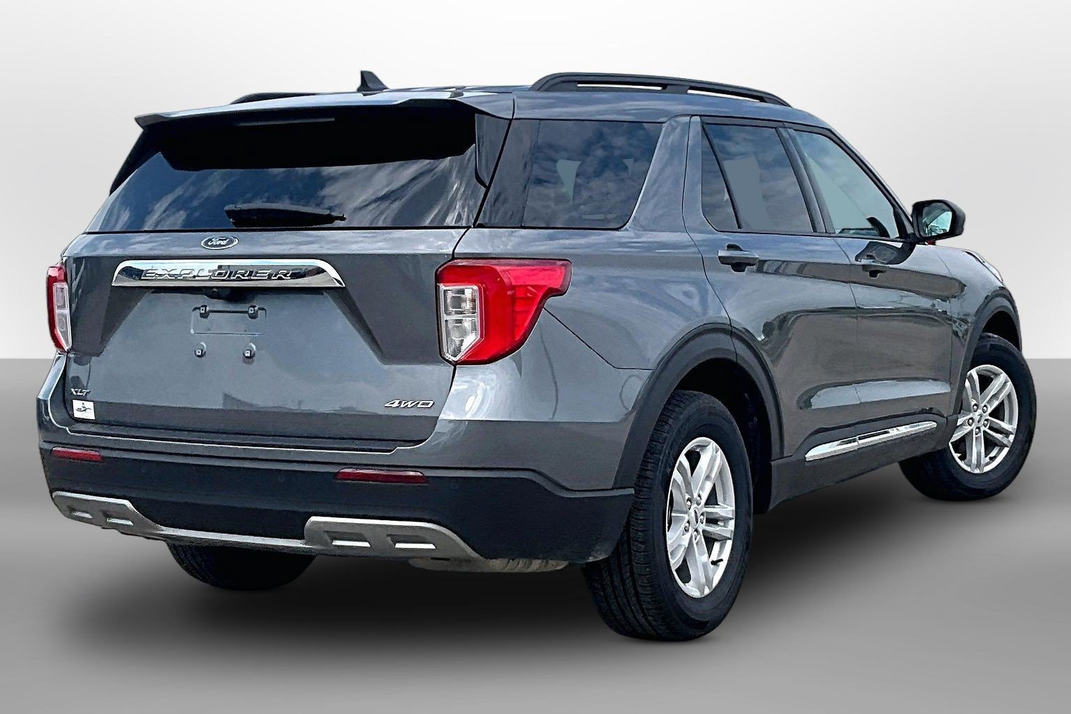 Certified 2023 Ford Explorer XLT w/ Equipment Group 202A AWD/4WD image 11
