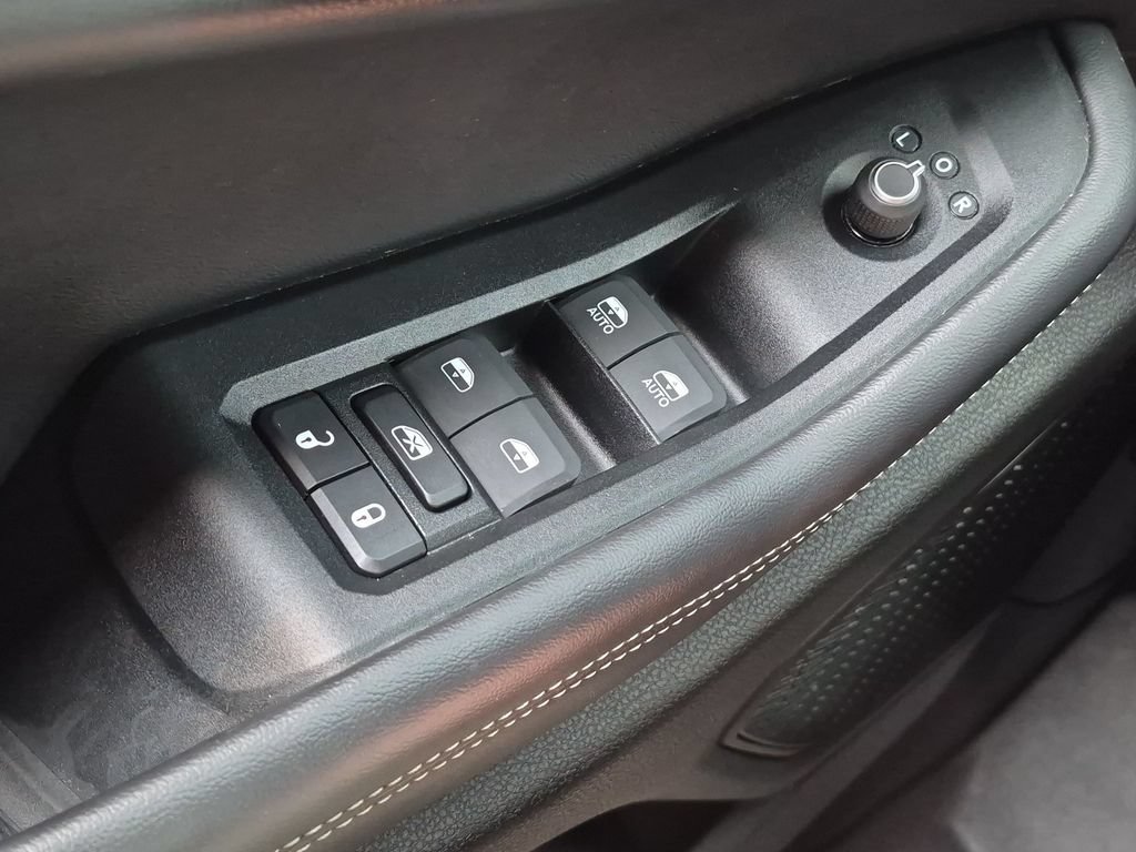 Used 2024 Jeep Grand Cherokee Altitude AWD/4WD image 21