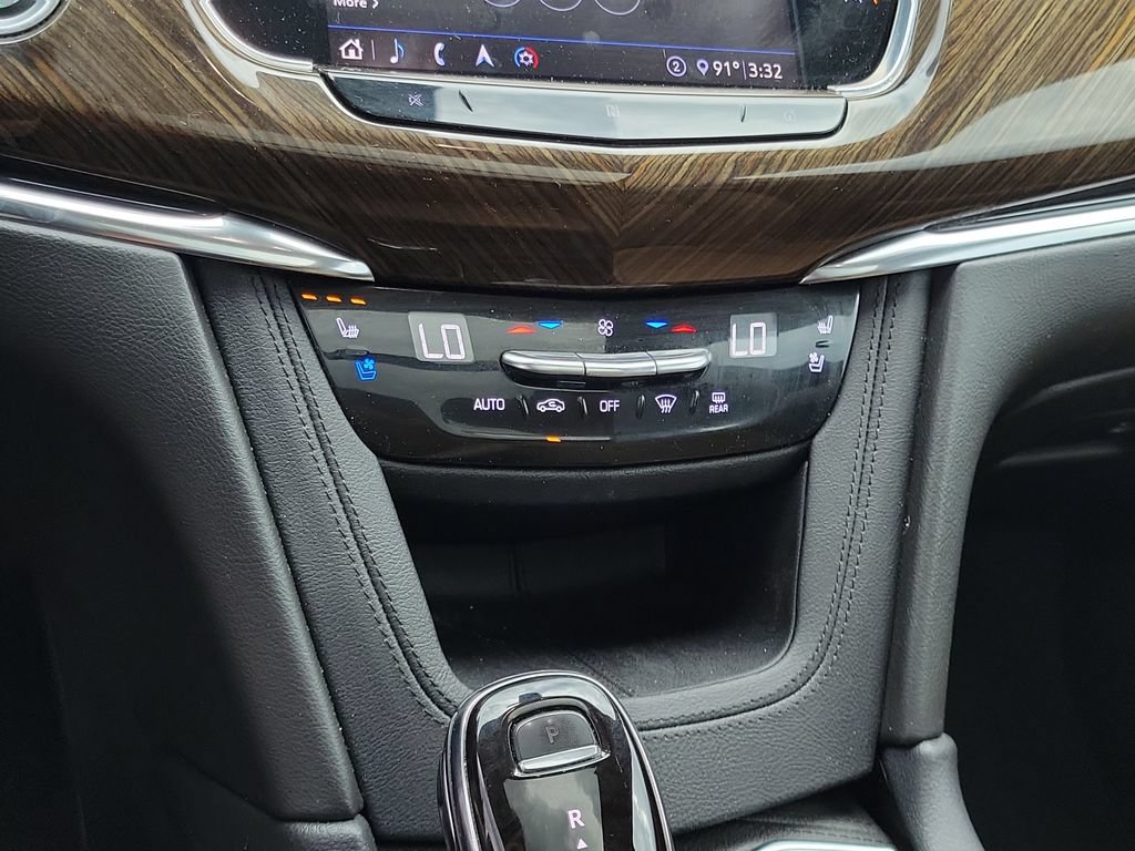 Used 2020 Cadillac XT6 Premium Luxury w/ Platinum Package AWD/4WD image 28