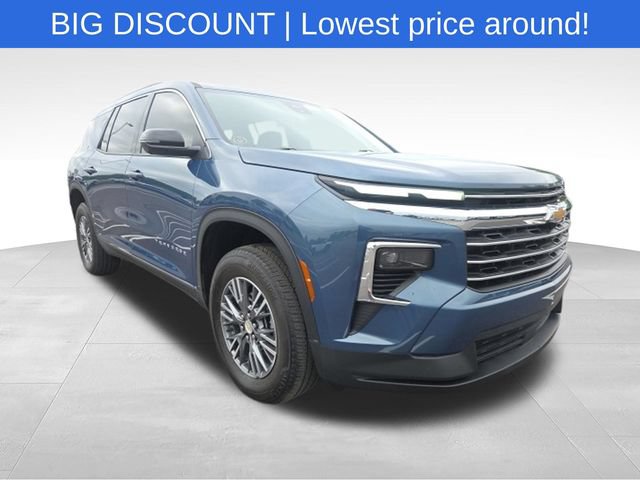 Used 2024 Chevrolet Traverse LT w/ LPO, Floor Liner Package FWD image 1