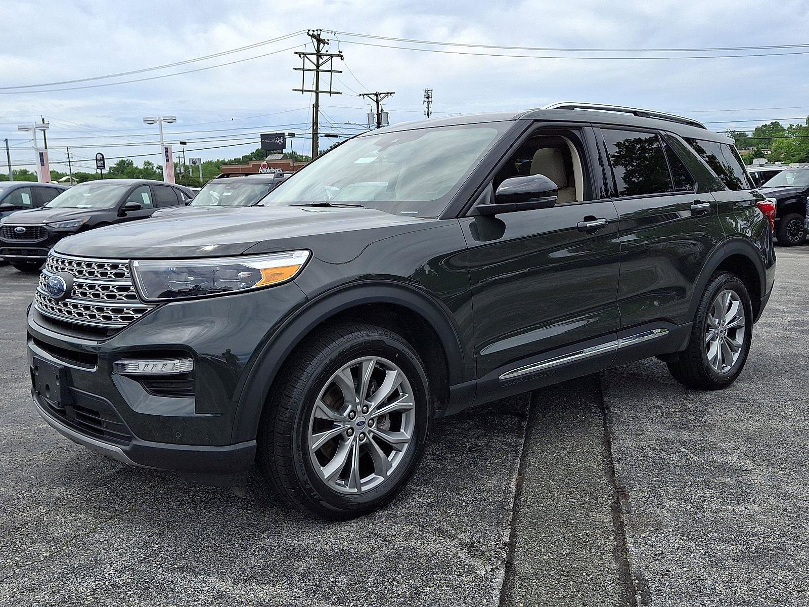 Certified 2023 Ford Explorer Limited w/ Limited Technology Package AWD/4WD image 3
