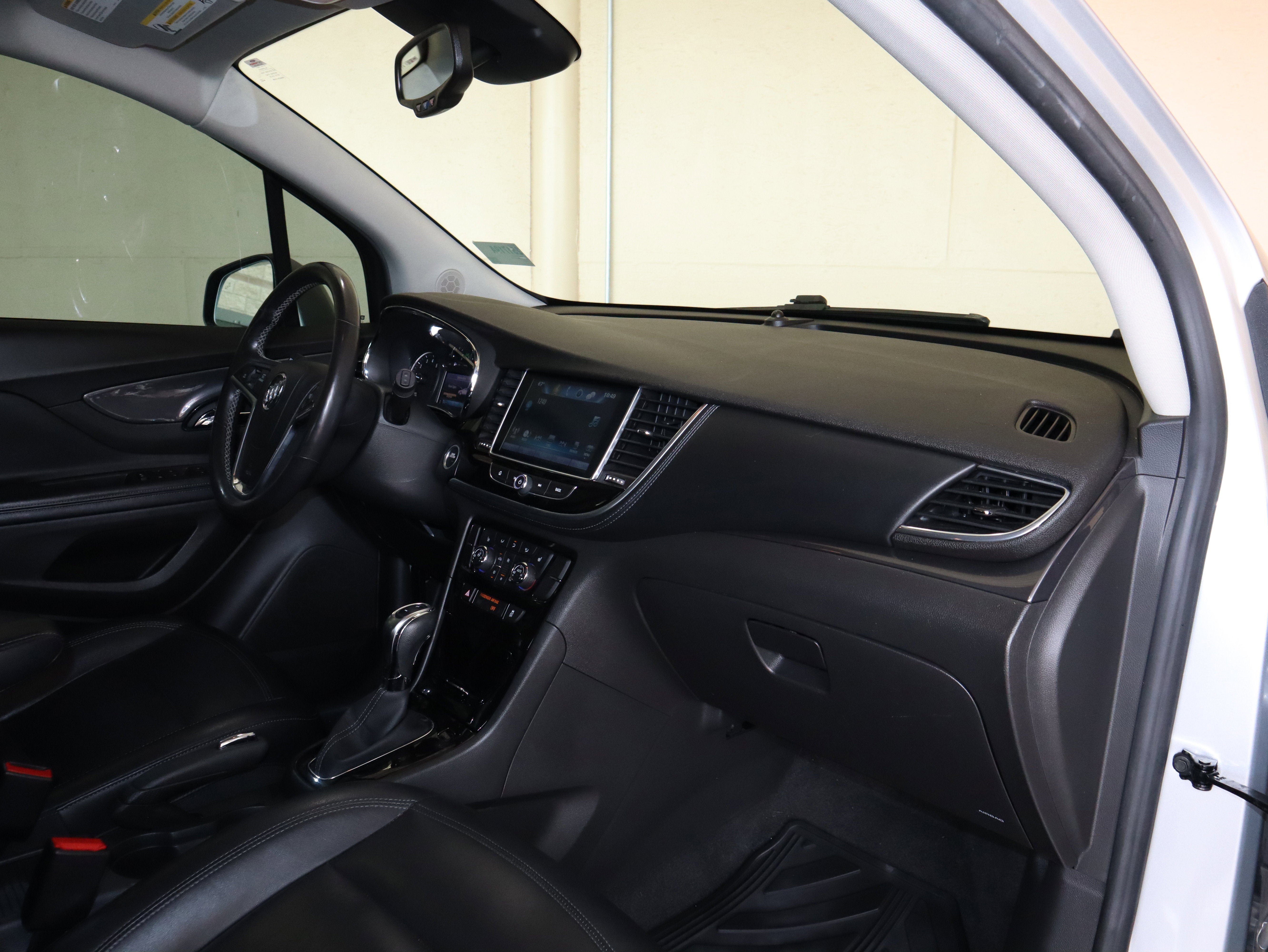 Used 2019 Buick Encore Essence AWD/4WD image 38