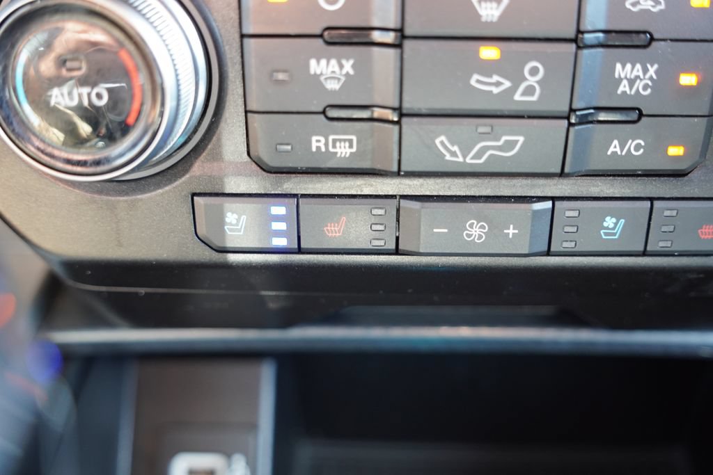 Certified 2020 Ford F150 Lariat w/ Equipment Group 502A Luxury AWD/4WD image 31