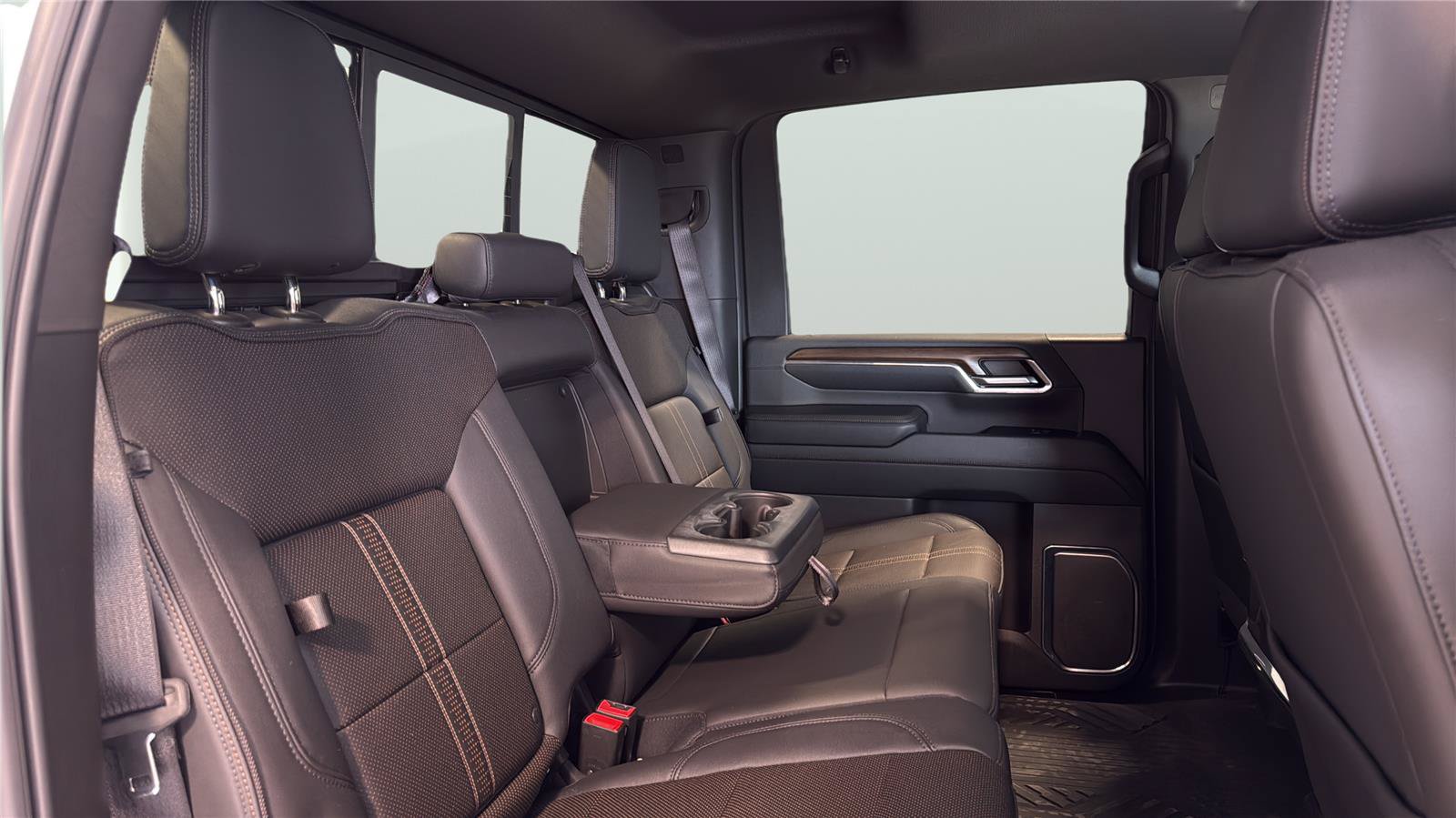 Used 2024 Chevrolet Silverado 2500 High Country w/ High Country Premium Package AWD/4WD image 16