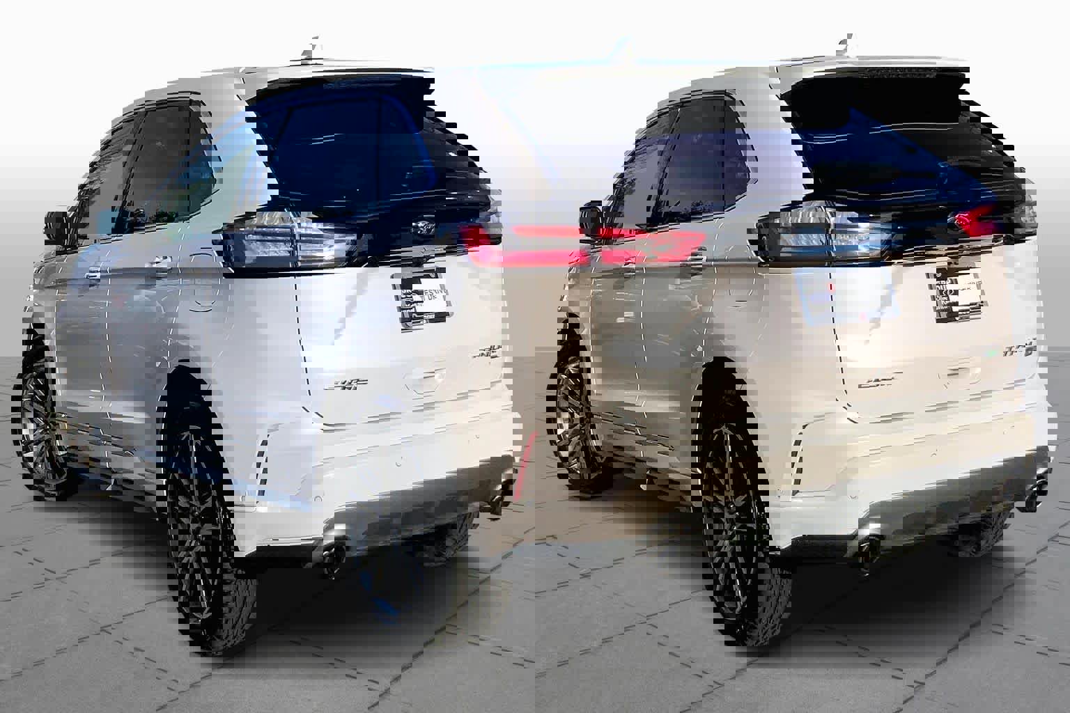 Certified 2019 Ford Edge Titanium w/ Equipment Group 301A image 11