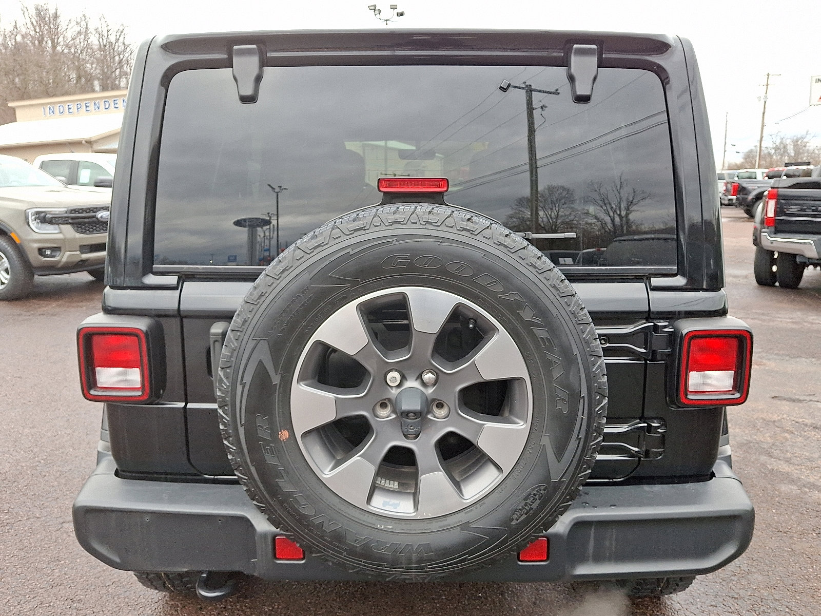 Used 2021 Jeep Wrangler Unlimited Sahara image 9