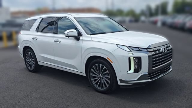 Used 2024 Hyundai Palisade Calligraphy FWD image 3