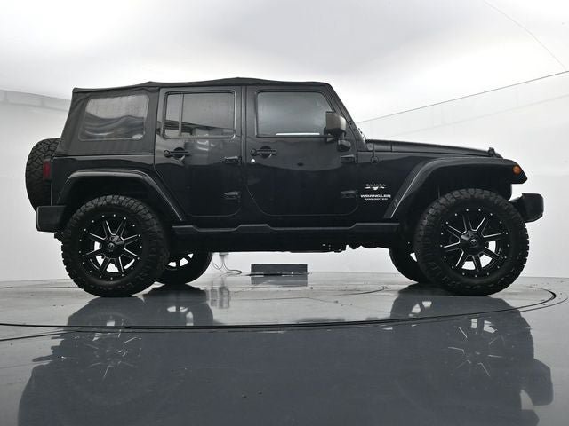Used 2017 Jeep Wrangler Unlimited Sahara w/ Max Tow Package AWD/4WD image 34
