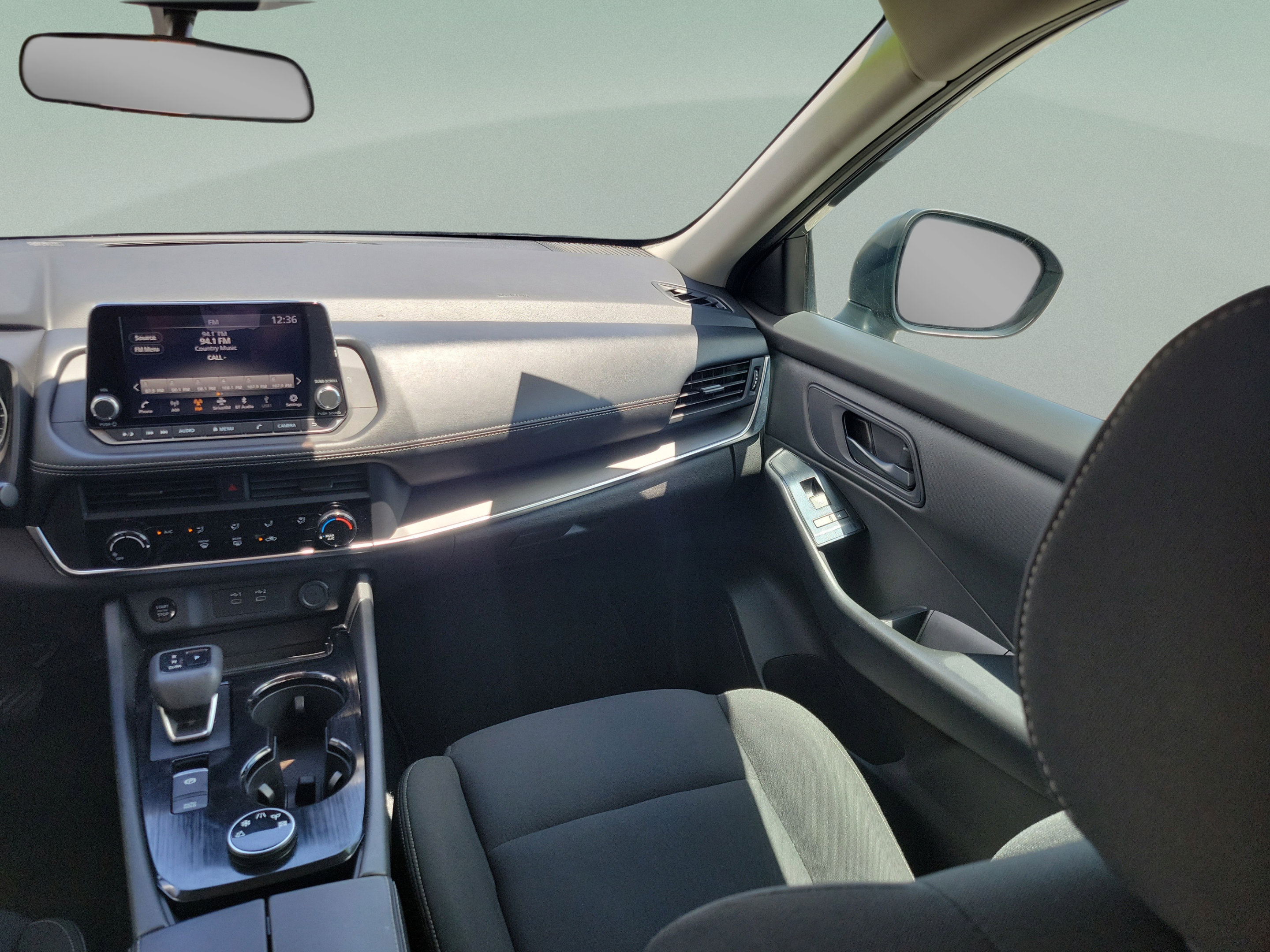Used 2024 Nissan Rogue S AWD/4WD image 7