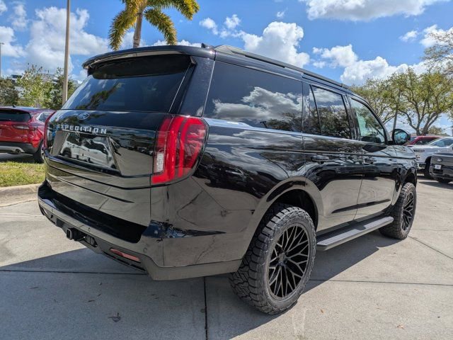 Certified 2025 Ford Expedition Active image 4