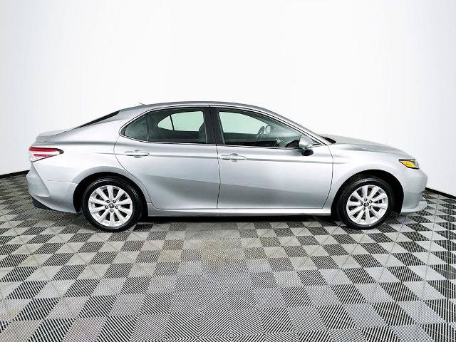 Used 2019 Toyota Camry LE FWD image 8