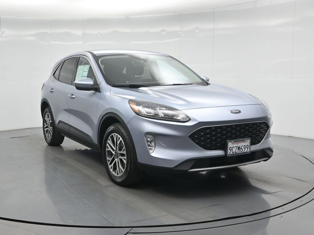 Certified 2022 Ford Escape SEL w/ Class II Trailer Tow Package image 2