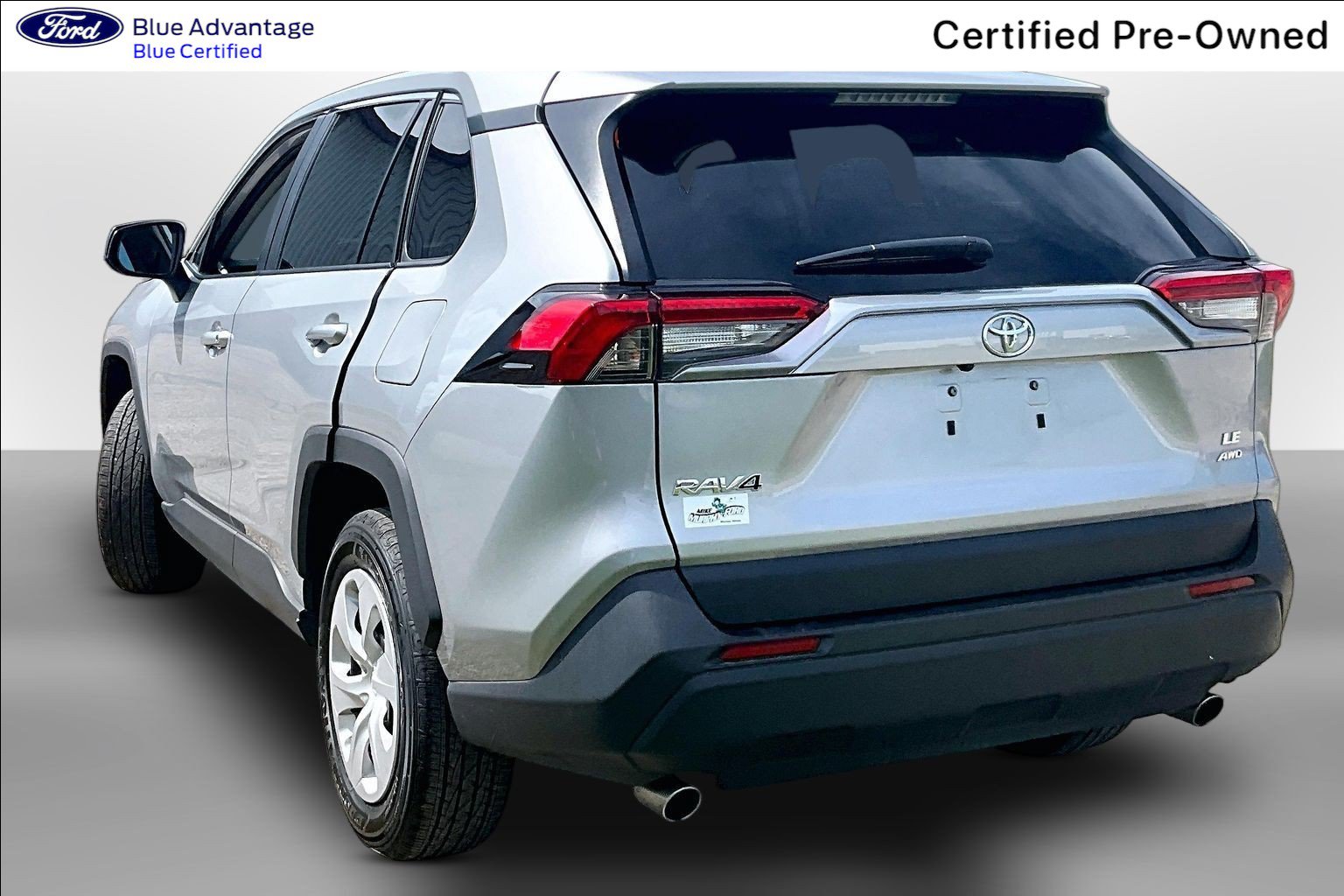 Used 2025 Toyota RAV4 LE AWD/4WD image 10