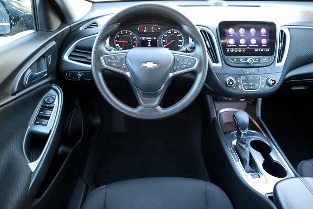 Used 2023 Chevrolet Malibu LT image 4