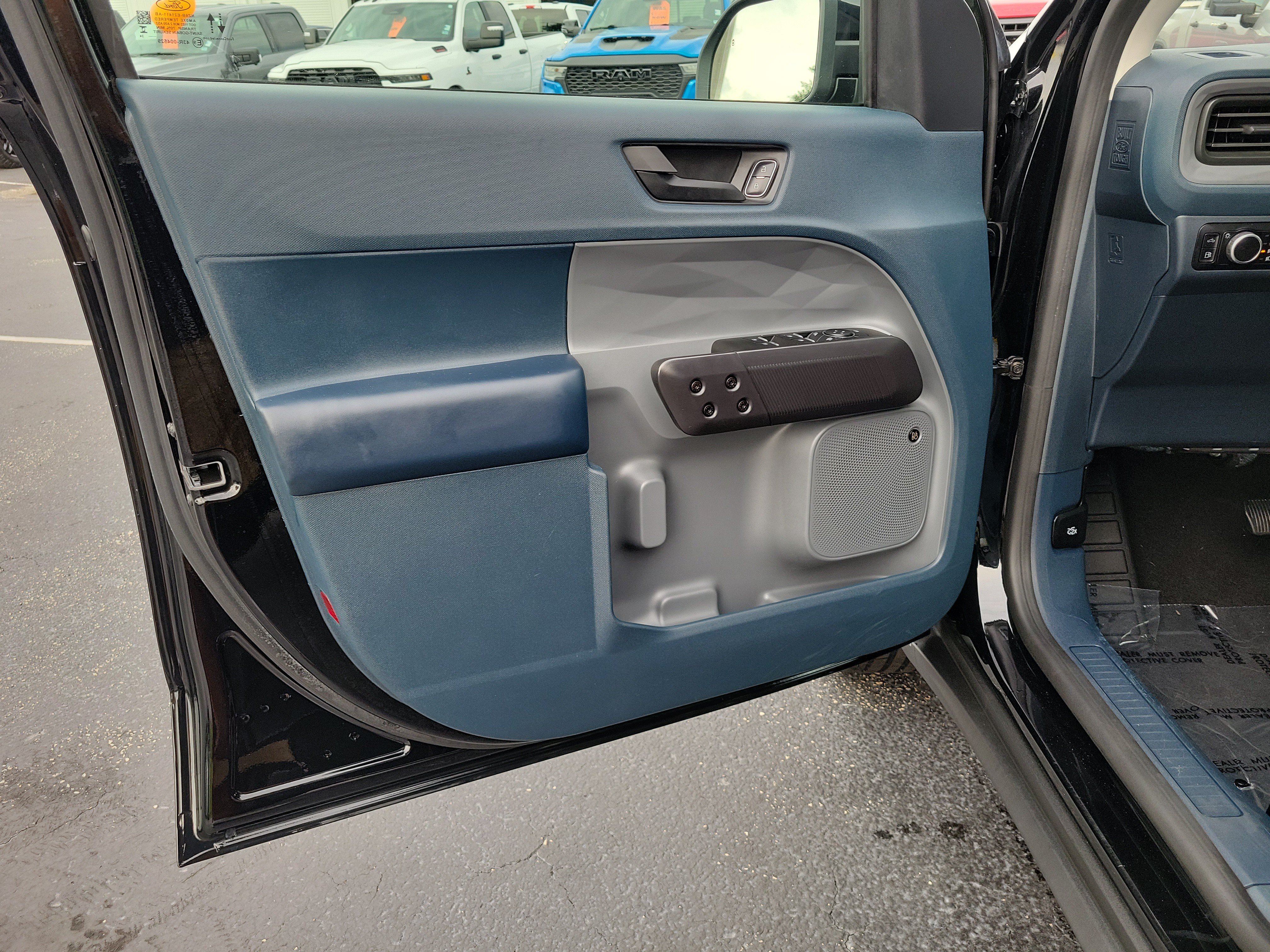 Certified 2024 Ford Maverick Lariat w/ Black Appearance Package FWD image 15