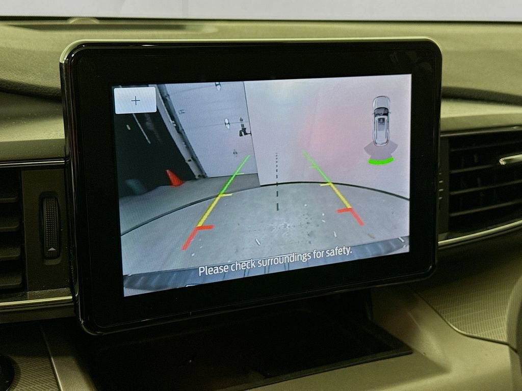 Certified 2023 Ford Explorer XLT w/ Equipment Group 202A image 6