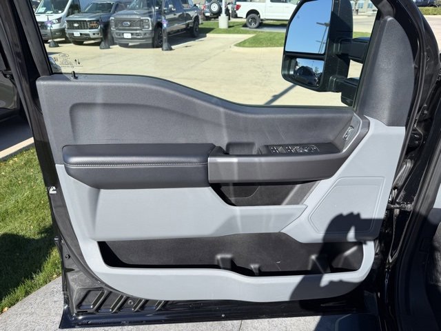 Certified 2025 Ford F250 XLT image 8