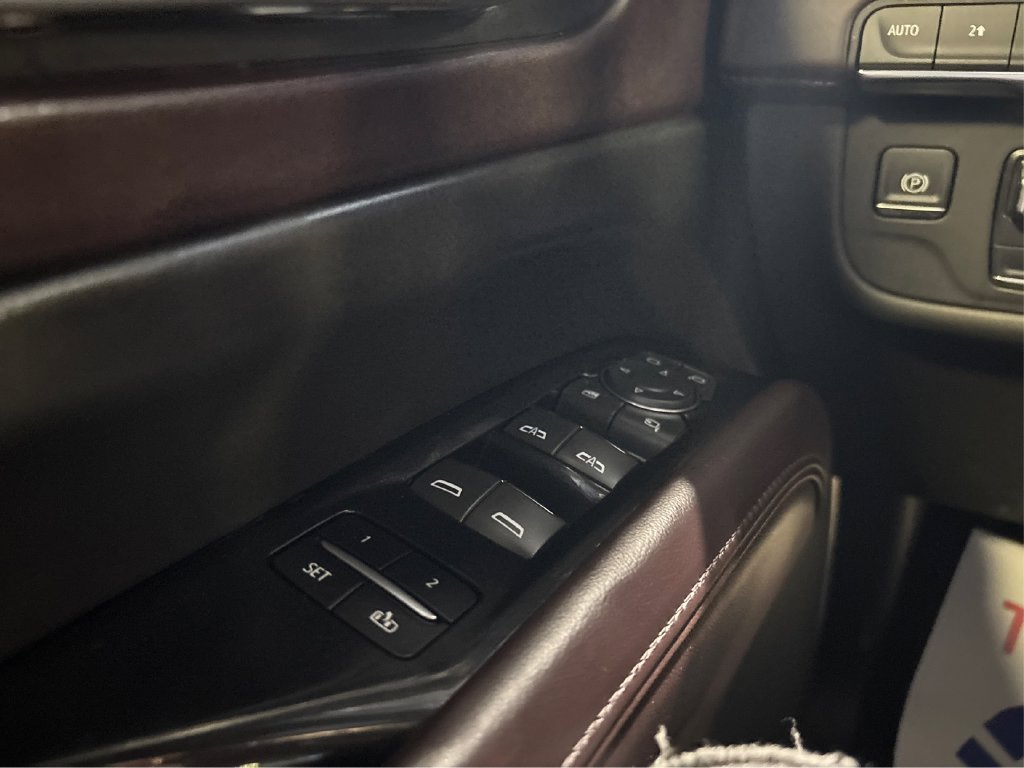 Used 2023 Cadillac Escalade Premium Luxury Platinum AWD/4WD image 39