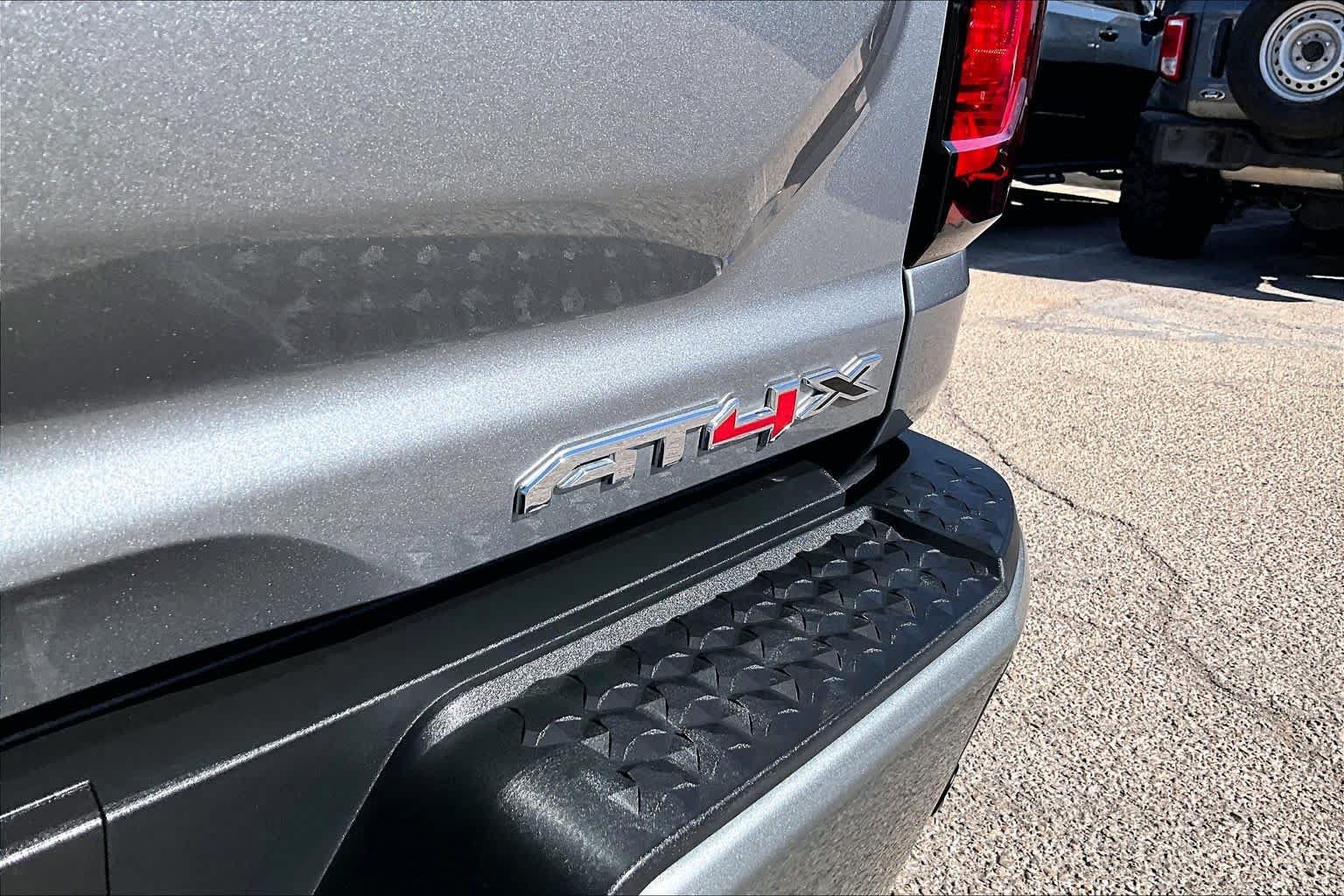 Used 2023 GMC Canyon AT4X AWD/4WD image 10