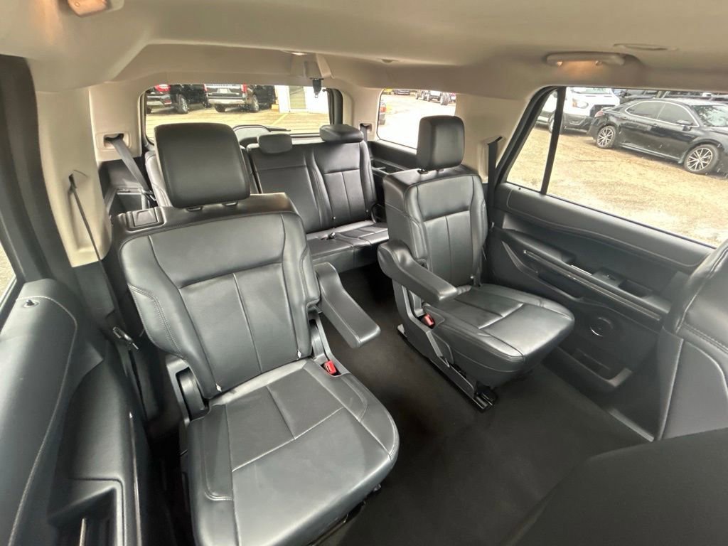 Certified 2024 Ford Expedition XLT image 30