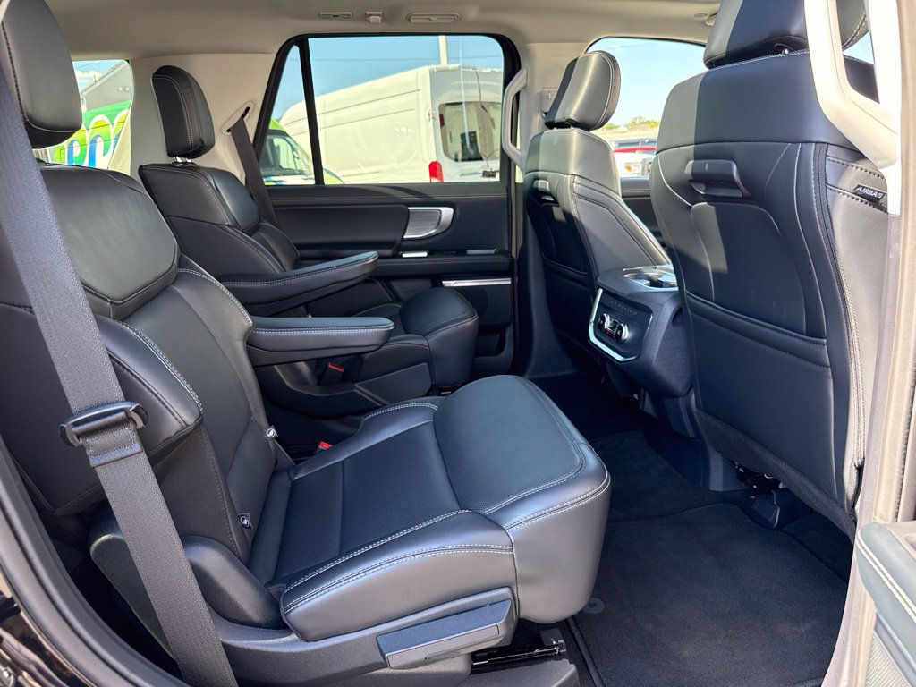 Certified 2025 Ford Expedition Platinum AWD/4WD image 51
