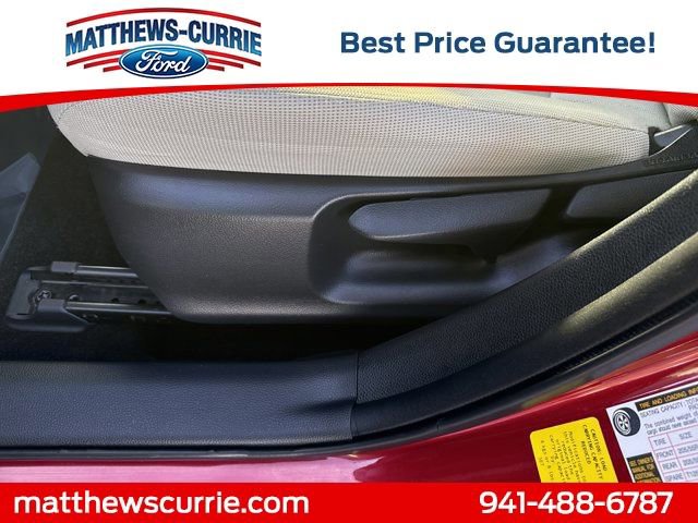 Used 2020 Toyota Corolla LE image 10