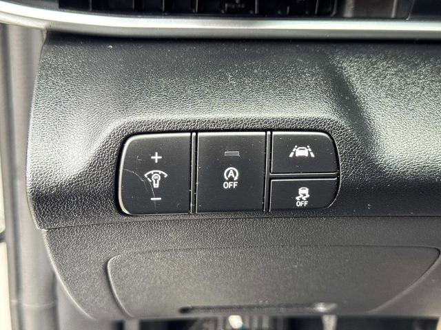 Used 2021 Hyundai Elantra SE FWD image 17