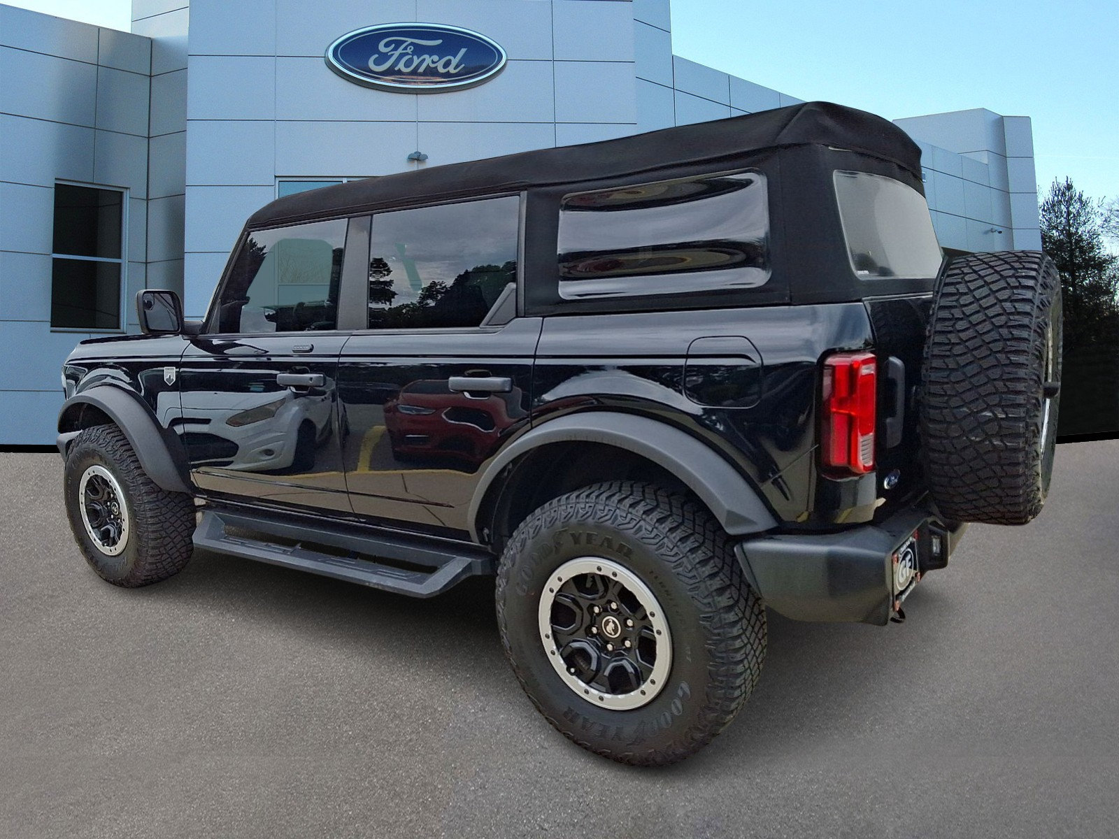 Certified 2023 Ford Bronco Big Bend w/ Sasquatch Package AWD/4WD image 8