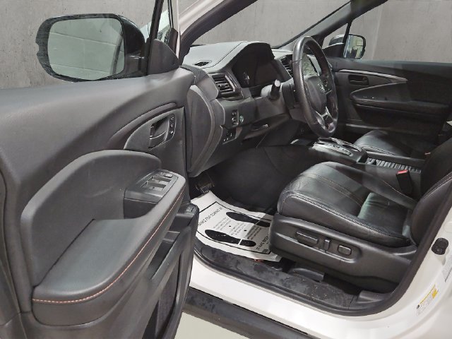 Used 2023 Honda Passport TrailSport image 11