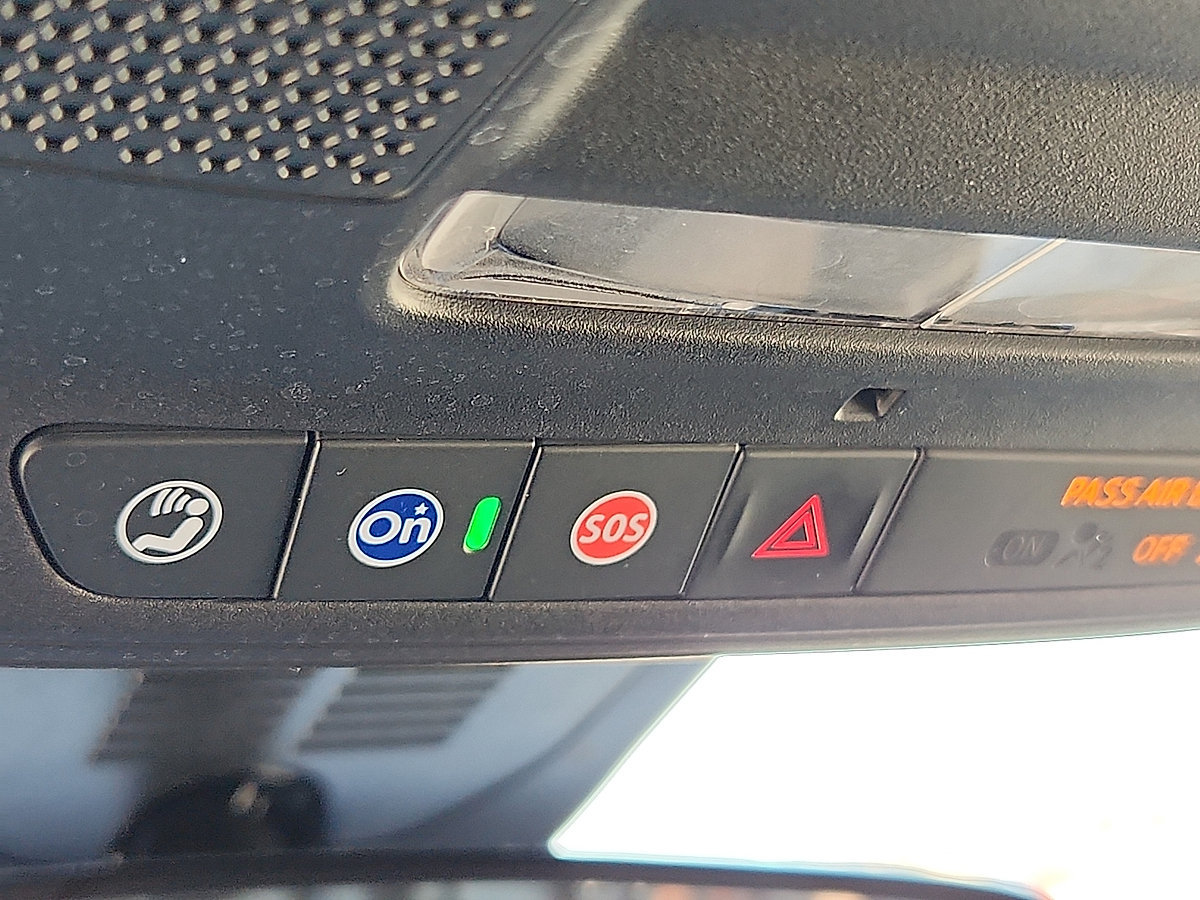 Used 2026 Chevrolet Equinox LT AWD/4WD image 19