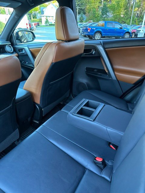 Used 2018 Toyota RAV4 SE w/ Power Extra Value Package AWD/4WD image 18