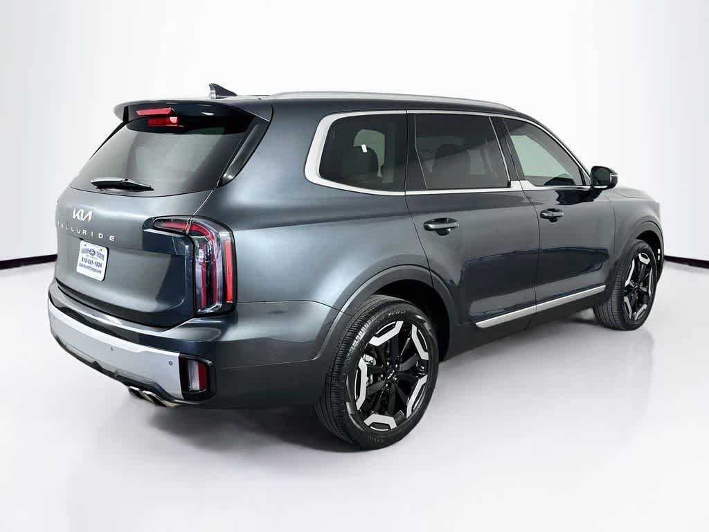 Used 2024 Kia Telluride EX w/ EX Captain's Chair Package FWD image 25